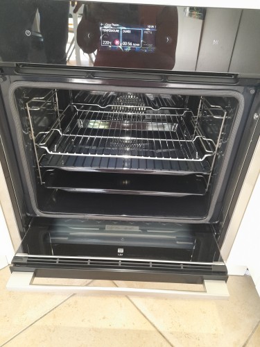 FOUR ENCASTRABLE NEFF INSTALLATION PARFAITE AVEC AMI SERVICES QUETTEHOU